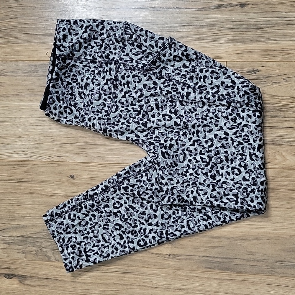 Chico's Zenergy Black Grey Leopard Leggings